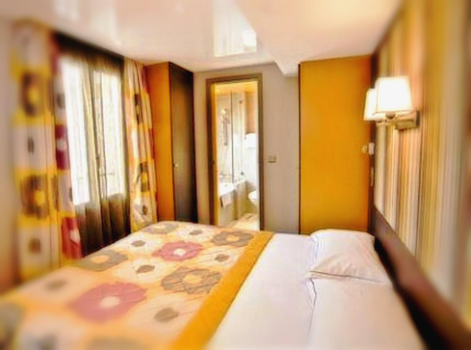 Hotel Du Vieux Saule Paris Bagian luar foto